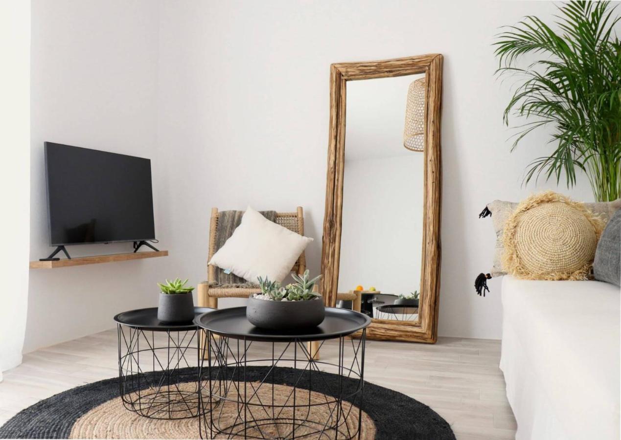 Beach Apartment Thalia With Hot Tub And Sea View Agios Prokopios  Ngoại thất bức ảnh